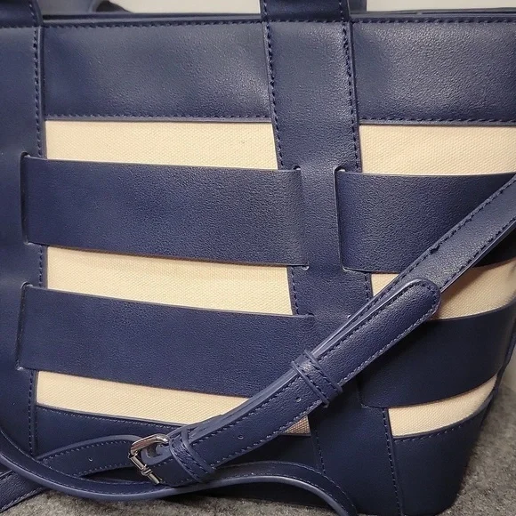 Miztique Weave Navy Tote Bag - Picture 3 of 9